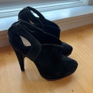 Authentic FENDI suede bootie pre-loved. Only worn inside for work, few times.